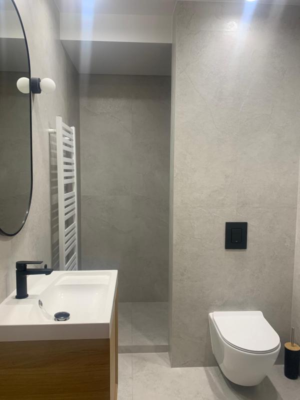 One-Bedroom Standard Apartment image 4