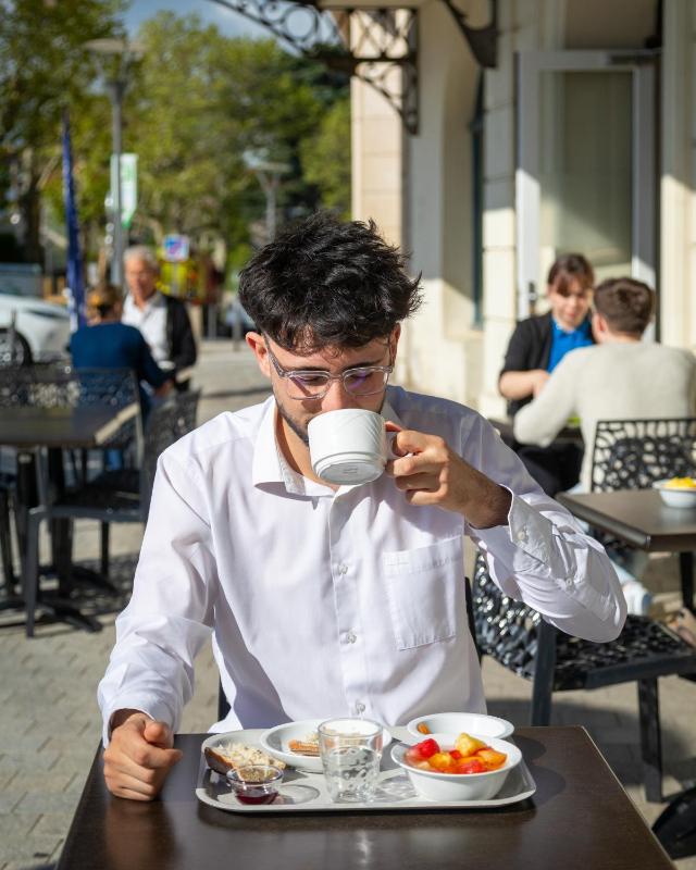 Standard Single Room image 3