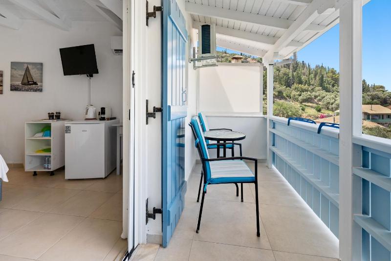 Twin Room with Sea View image 2