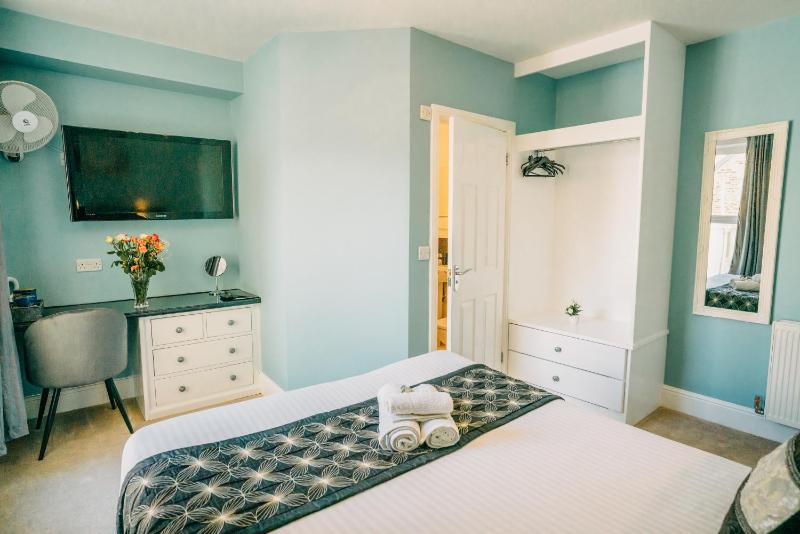 Standard Double Room image 4