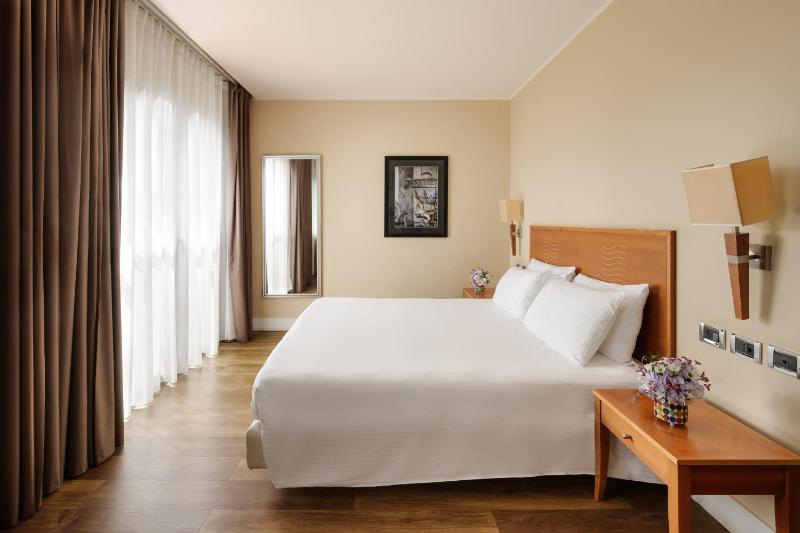 Superior Double or Twin Room image 1