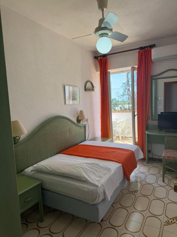 Single Room image 3
