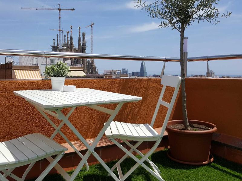 Your Home in Barcelona Apartments - image 1