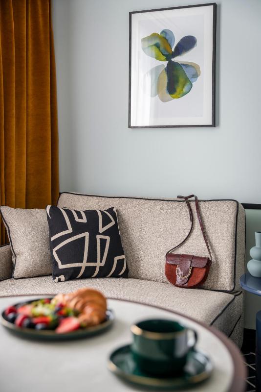 Superior Double Room with Sofa image 3