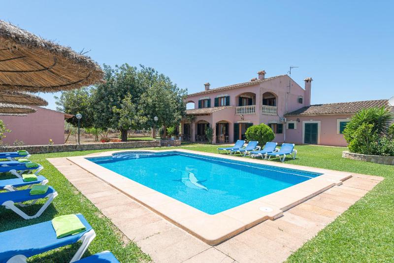 Five-Bedroom Villa image 1