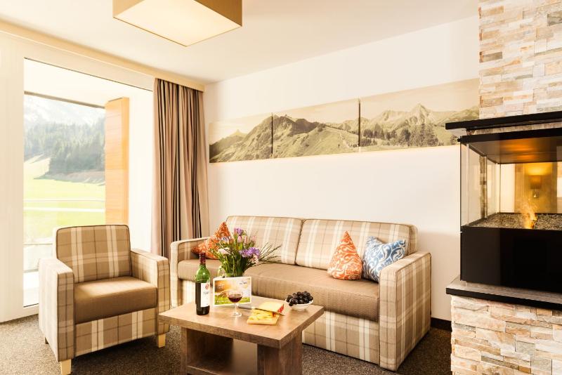 Comfort Two-Bedroom Apartment with Balcony or Terrace image 2
