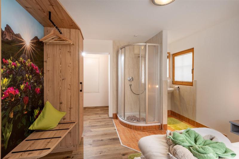 Single Room image 4