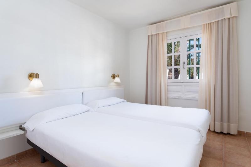 Superior One-Bedroom Apartment (2 Adults) image 1