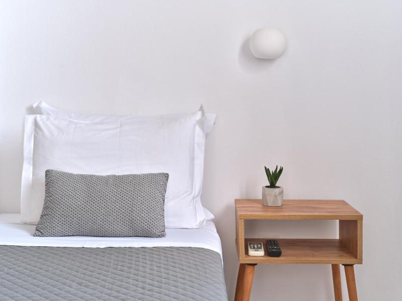 Budget Twin Room image 4