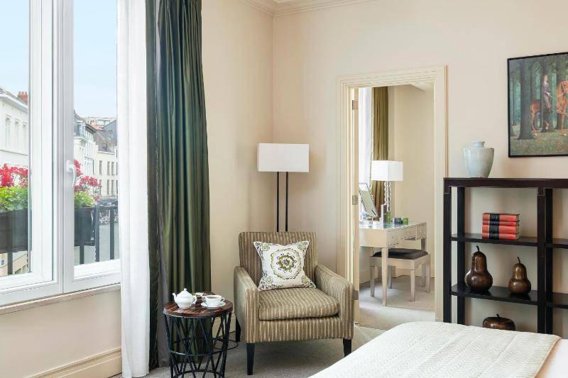 Executive Suite image 4