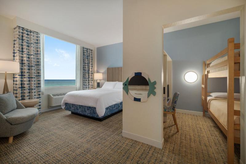Junior Suite with Ocean View image 2