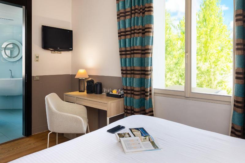 Standard Double Room image 1