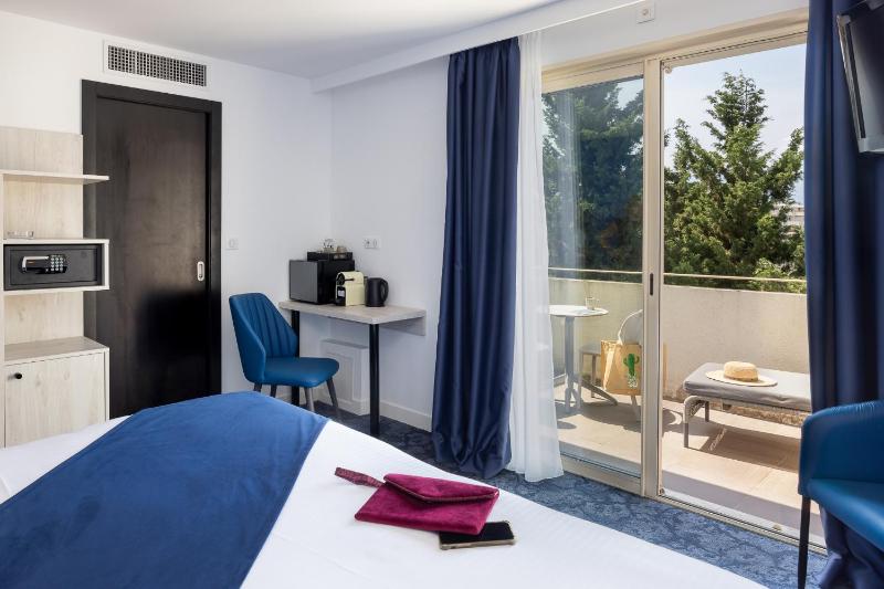 Superior Double Room with Terrace image 1