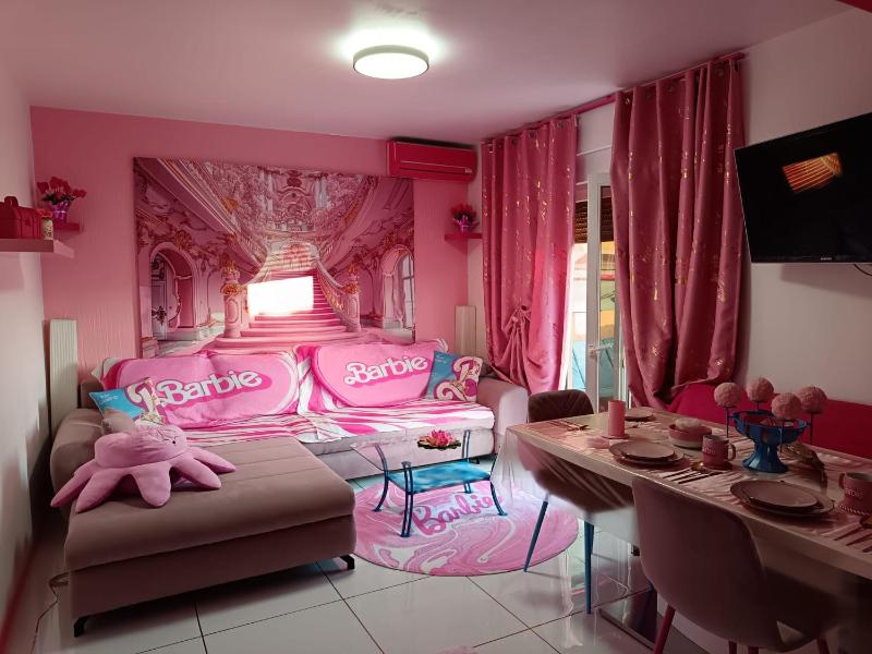 Princess&Prince Apartment with swimming pool and garden - image 22