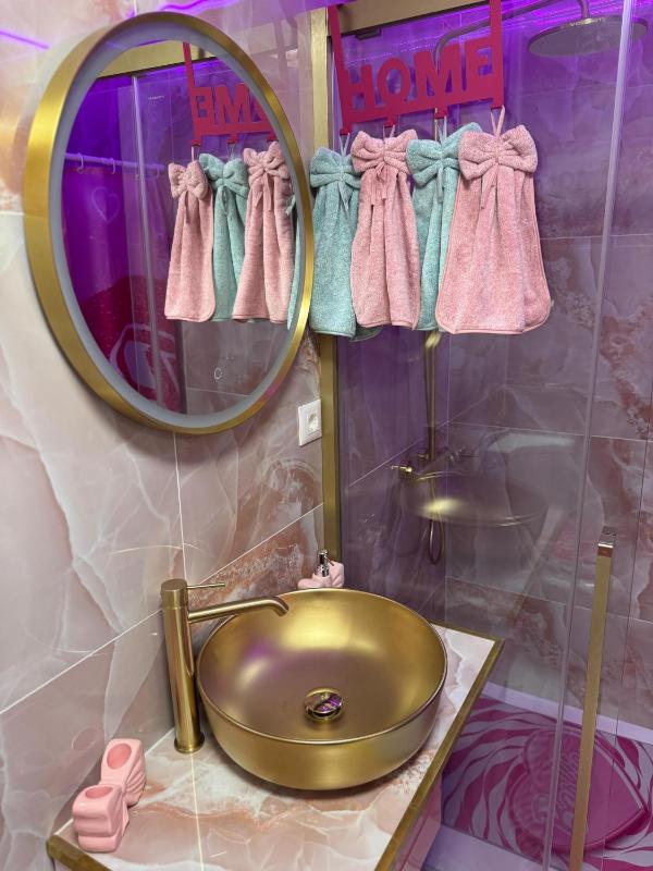 Princess&Prince Apartment with swimming pool and garden - image 18