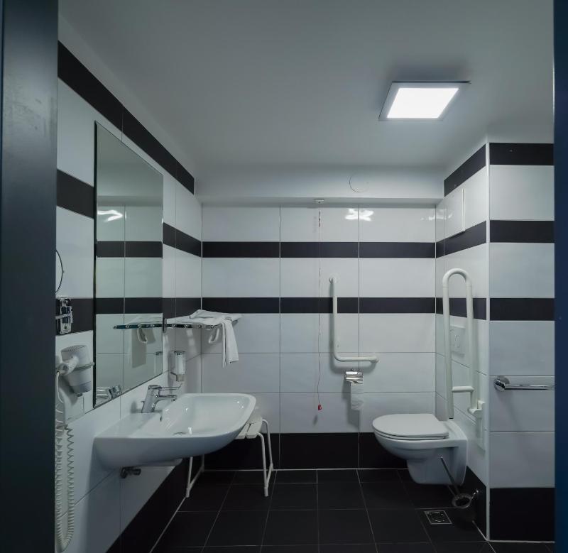 Standard Single Room image 2