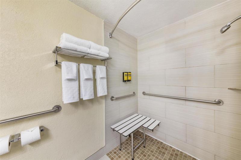 Two Double Beds with Roll-In Shower - Disability Access/Non-Smoking image 2