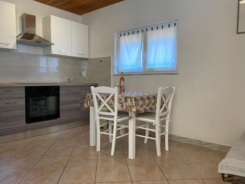 One-Bedroom apartment Standard image 2