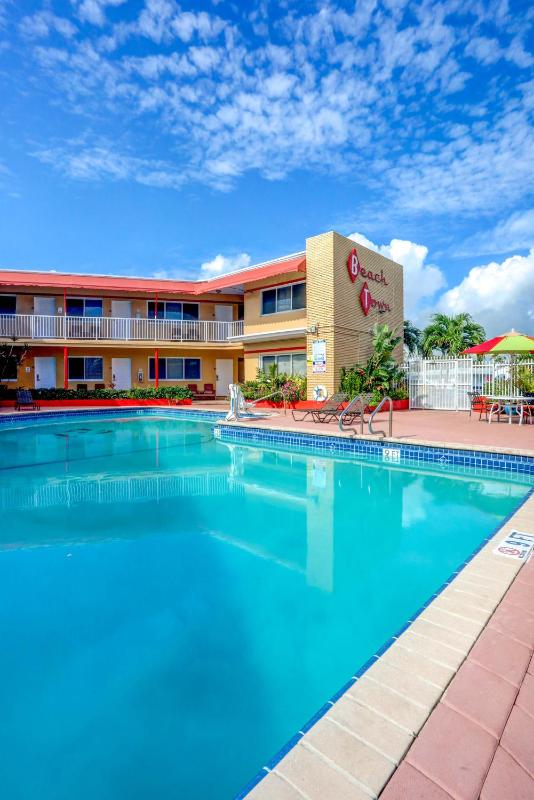Beach and Town Motel - image 20