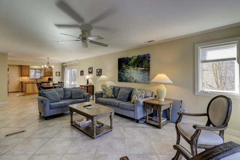 811 Ocean Cove - image 7
