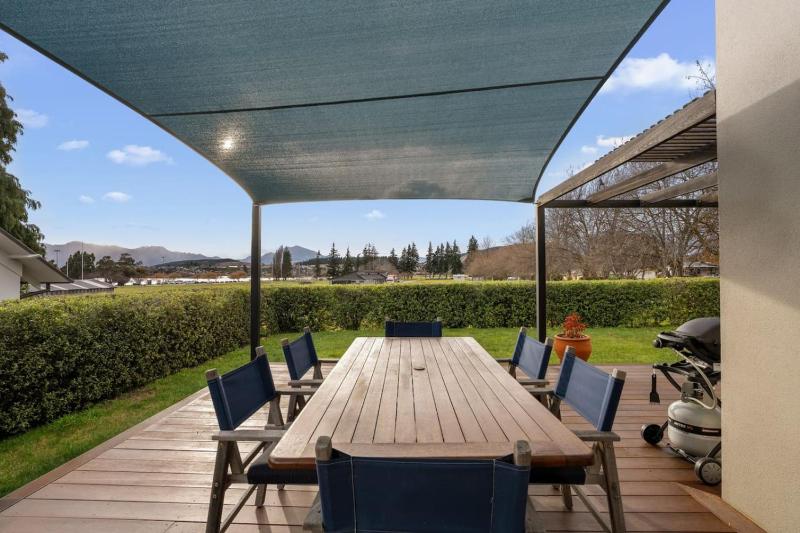 Lakeview Lane | Views Walk to town centre! - image 18