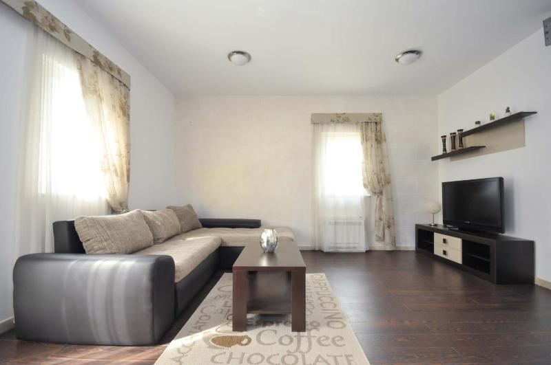 One-Bedroom Apartment with Balcony image 4