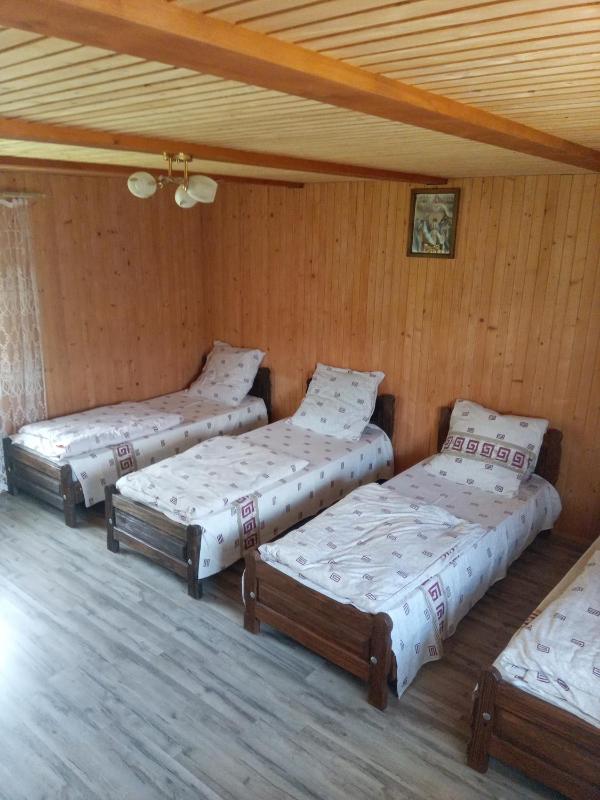 Standard Quadruple Room image 2
