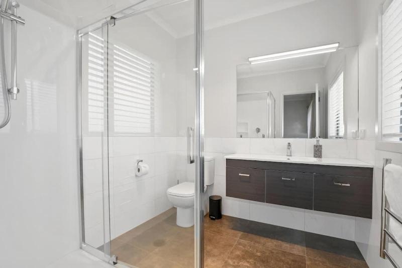 All Inn - image 7