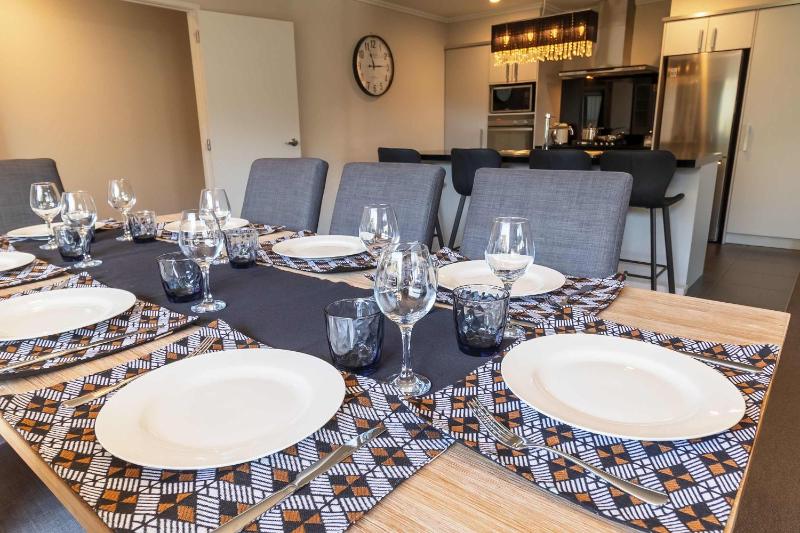 Forest Lakes Luxury - image 30