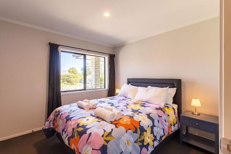 Forest Lakes Luxury - image 9