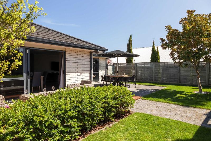 Forest Lakes Luxury - image 32