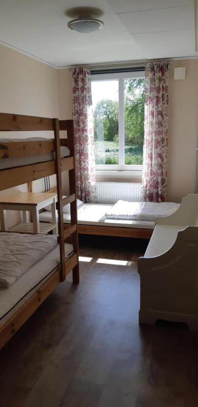 Triple Room with Shared Bathroom image 1