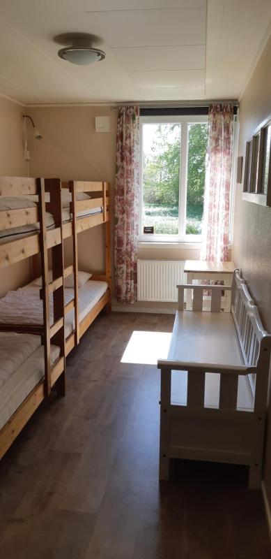 Quadruple Room with Shared Bathroom image 1