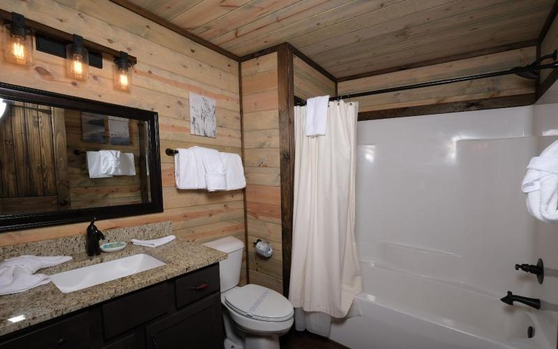 Heaven's Hill - Mountain Views & Hot Tub - image 10