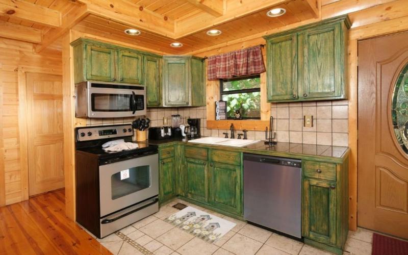 Cozy Cabin - Beautiful Mountain Views Hot Tub + Pool Table - image 4