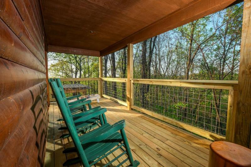 Little Bear Cabin - image 38