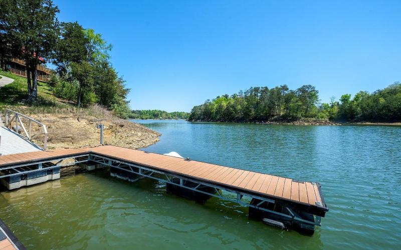Smoky Mountain Lake Retreat - image 27