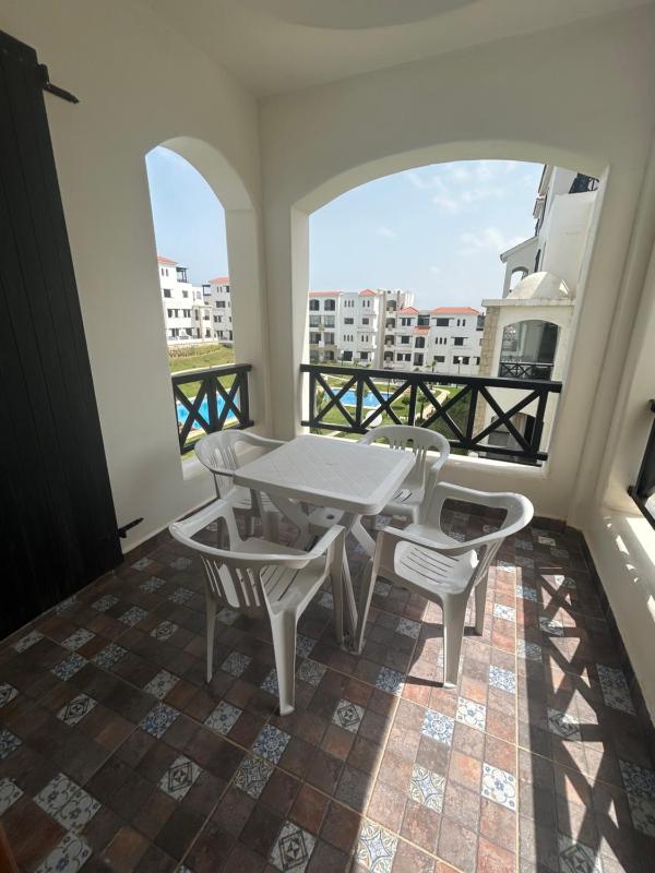 Lilacs garden beautiful apartment - image 2