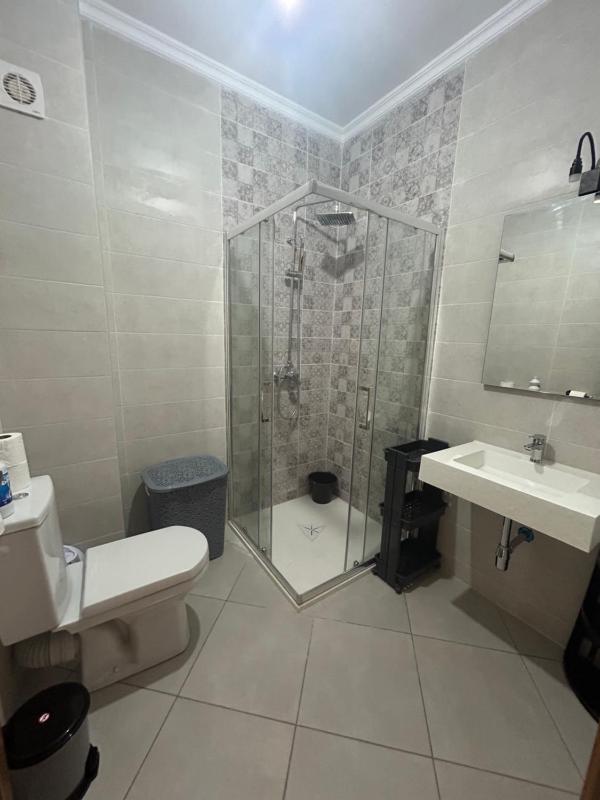 Lilacs garden beautiful apartment - image 11
