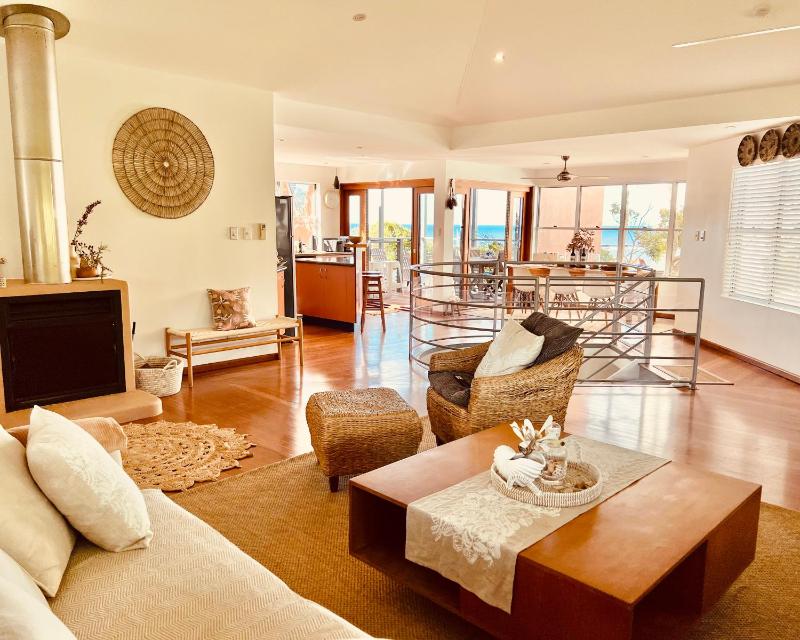Beachside Escape Sunshine Beach - image 10