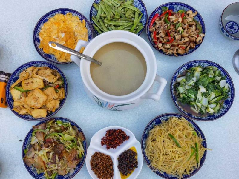 PeakMist Retreat Inside ZhangJiaJie Forest Park-Country-style specialty diningIn-park accommodation - image 16