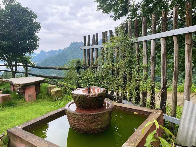 PeakMist Retreat Inside ZhangJiaJie Forest Park-Country-style specialty diningIn-park accommodation - image 6