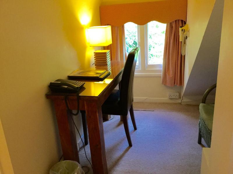 Double Room image 4