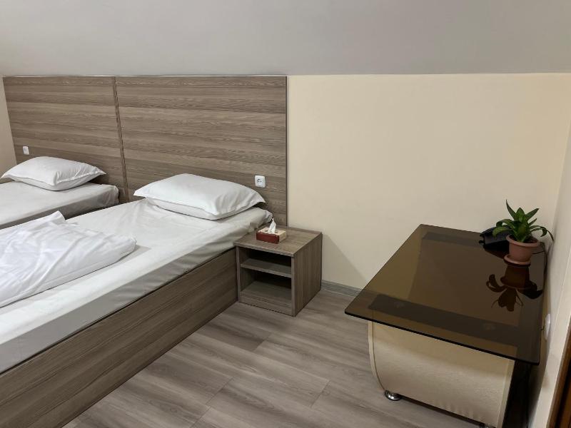 Double or Twin Room image 4