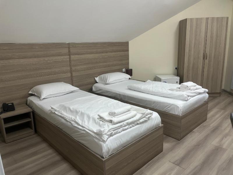 Double or Twin Room with Balcony image 2