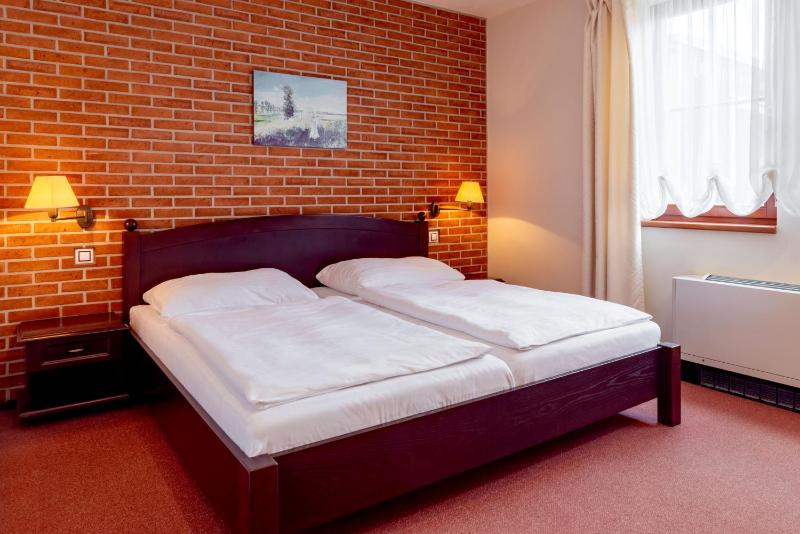 Deluxe Double Room with Shower image 1