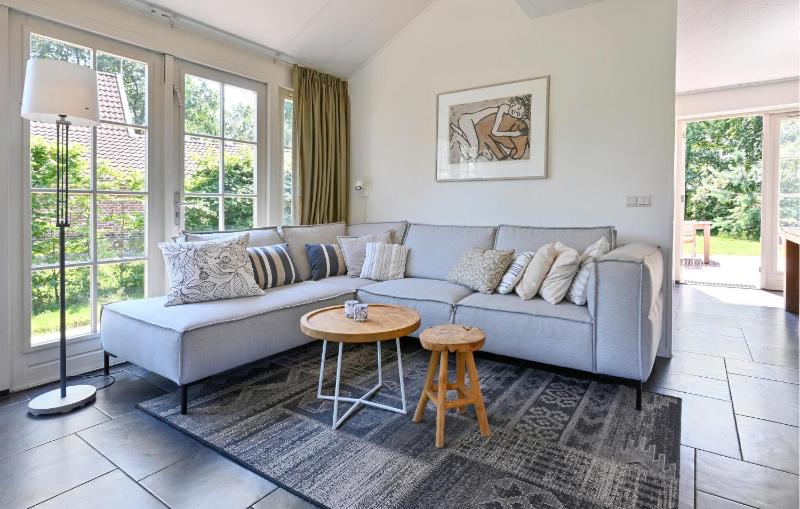 Three-Bedroom Holiday Home  image 1