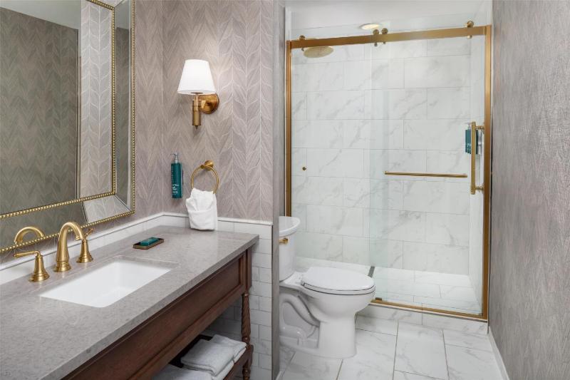 Superior King Room image 2