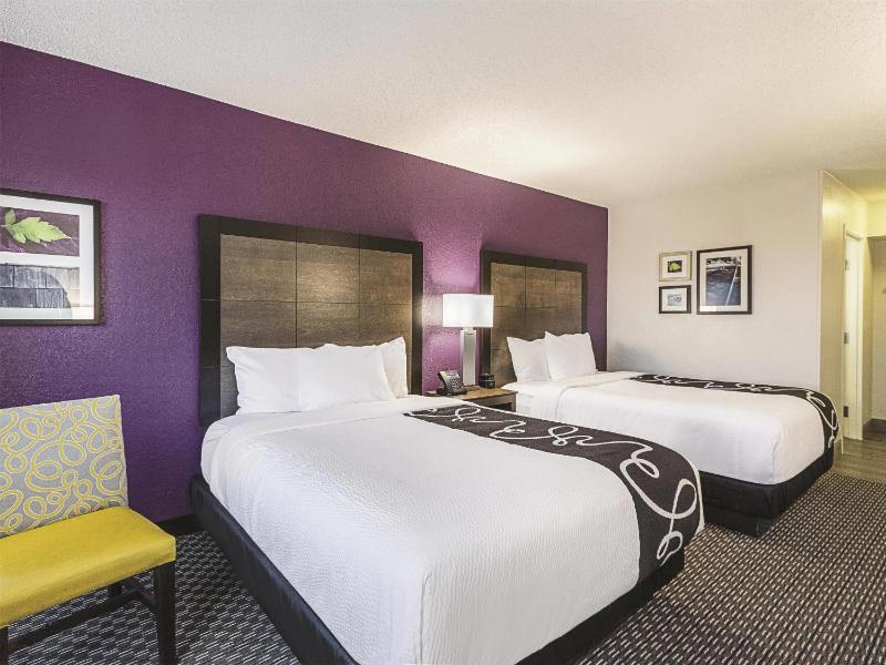 La Quinta Inn & Suites by Wyndham Virginia Beach - image 20