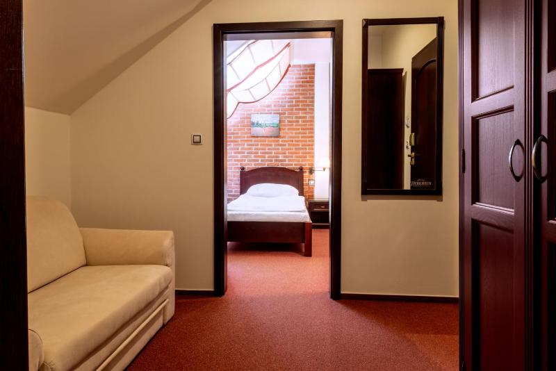 Superior Twin Room image 4